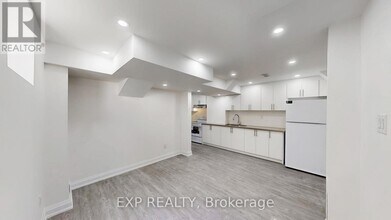 33 Native Landing in Brampton, ON - Building Photo - Building Photo