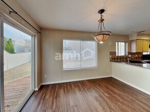 19746 E 50th Ave in Denver, CO - Foto de edificio - Building Photo