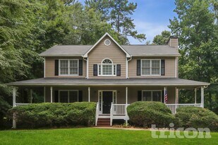 220 Stevenson Trail in Dallas, GA - Building Photo