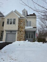 555 W Saxony Dr in Exton, PA - Building Photo