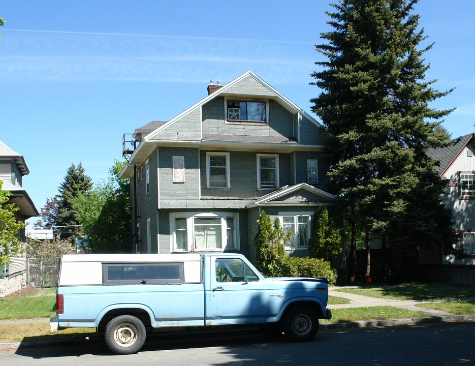 1124 W Spofford Ave in Spokane, WA - Foto de edificio