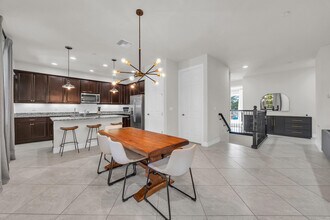 1080 Community Dr in Jupiter, FL - Foto de edificio - Building Photo