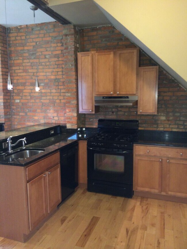 57 Smith Pl