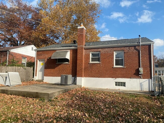 1121 Mt Olive Ave in University City, MO - Building Photo - Building Photo