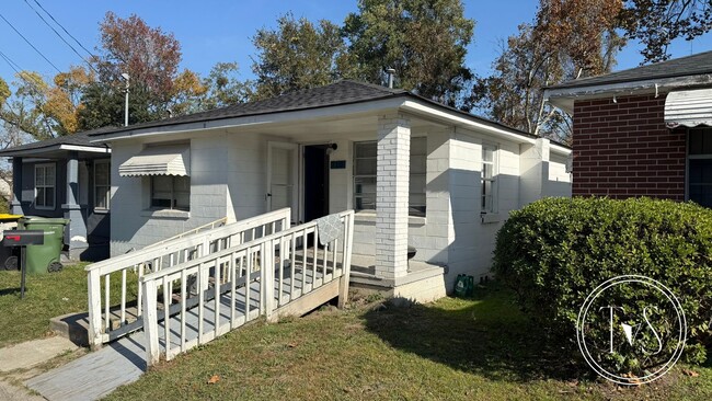 710 Fruit St in Savannah, GA - Building Photo - Building Photo