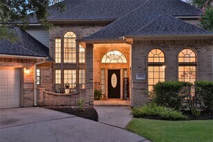 8006 Devlin Dr in Humble, TX - Building Photo