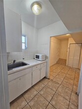 655 SW 19th Rd-Unit -2 in Miami, FL - Building Photo - Building Photo