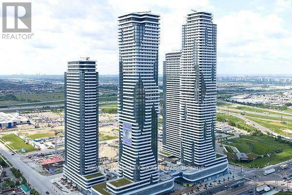 28 Interchange Wy in Vaughan, ON - Building Photo