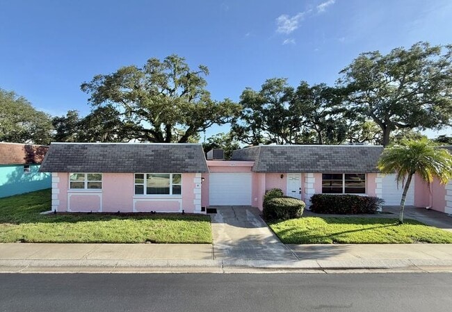 7075 Lafayette in Pinellas Park, FL - Building Photo - Building Photo