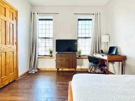 Furnished room/NOT APARTMENT in Brooklyn, NY - Building Photo