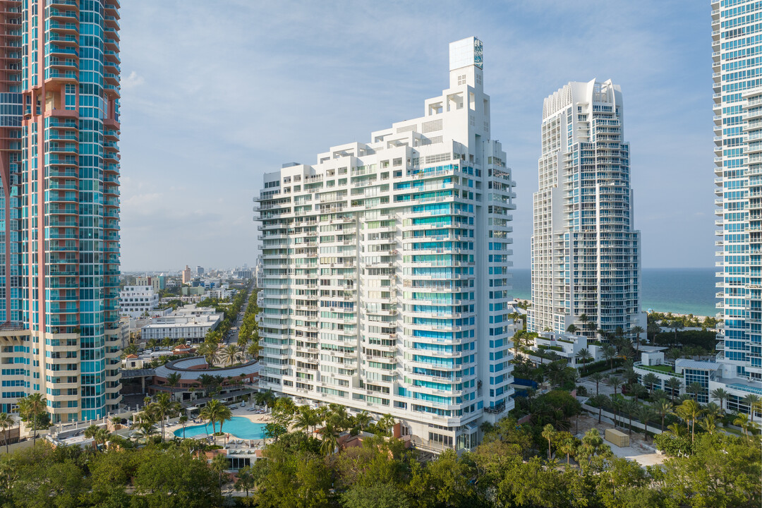 South Pointe Tower in Miami Beach, FL - Foto de edificio