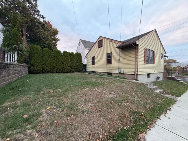 697 Allwood Rd in Clifton, NJ - Building Photo - Building Photo