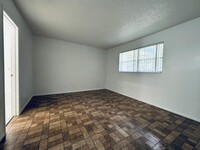 7925 Fairview Dr, Unit 104 in Tamarac, FL - Foto de edificio - Building Photo