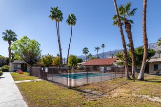 Casa Del Cielo Apartments in Palm Springs, CA - Building Photo - Building Photo