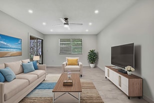 10931 W Tidewater Cir in Crystal River, FL - Building Photo