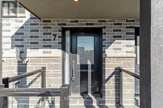 200 Railway Engine House Way in Whitby, ON - Building Photo - Building Photo