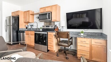 302 13th St S, Unit 627 in Birmingham, AL - Foto de edificio - Building Photo