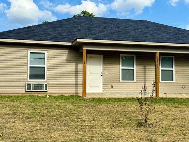 2526 Hurricane Lake Rd in Benton, AR - Foto de edificio - Building Photo