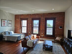 9 S Main St, Unit 9 A in Jeffersonville, OH - Building Photo - Building Photo