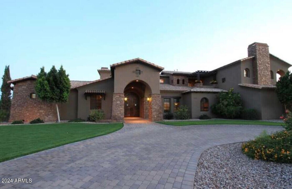 3539 E Presidio Cir in Mesa, AZ - Foto de edificio