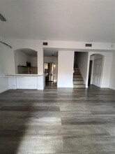 11411 NW 60th St in Doral, FL - Building Photo - Building Photo