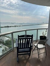 480 NE 30th St, Unit 2102 in Miami, FL - Foto de edificio - Building Photo