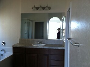 3831 E Mary Ave in Visalia, CA - Building Photo - Building Photo