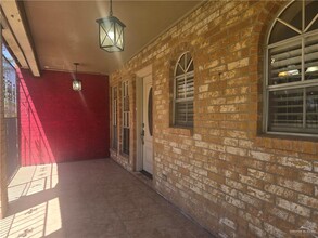 1715 Highland Park Ave in Mission, TX - Foto de edificio - Building Photo
