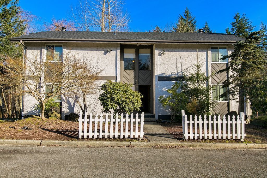 6106 NE 192nd Pl in Kenmore, WA - Building Photo