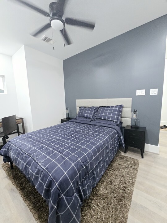 3614 Hadley St, Unit Apartment in Houston, TX - Foto de edificio