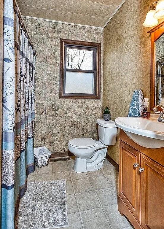 property at 291 Manor Ln E