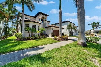 6116 Lagomar Ln in Apollo Beach, FL - Building Photo - Building Photo
