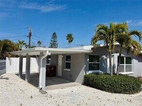 200 140th Ave E in Madeira Beach, FL - Building Photo - Building Photo