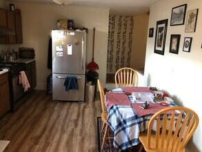 54 Pinckney St, Unit 2 in Somerville, MA - Foto de edificio - Building Photo