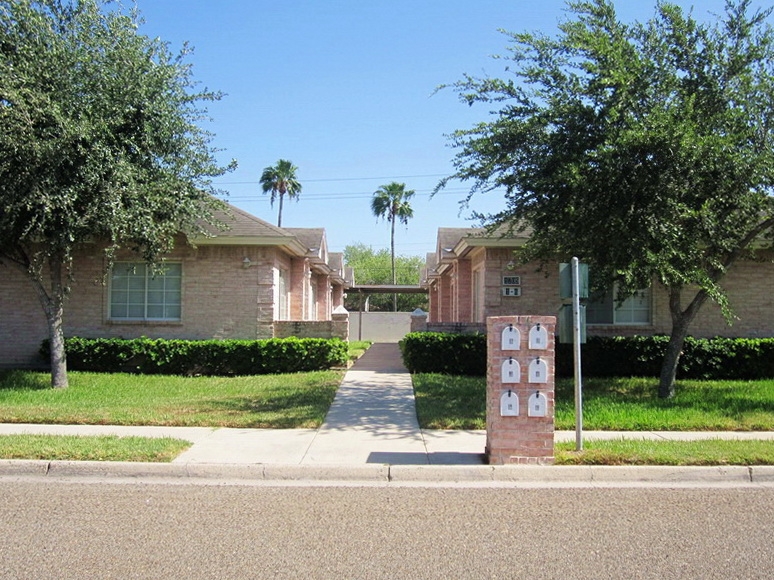 1603 Lexington Cir in Edinburg, TX - Building Photo