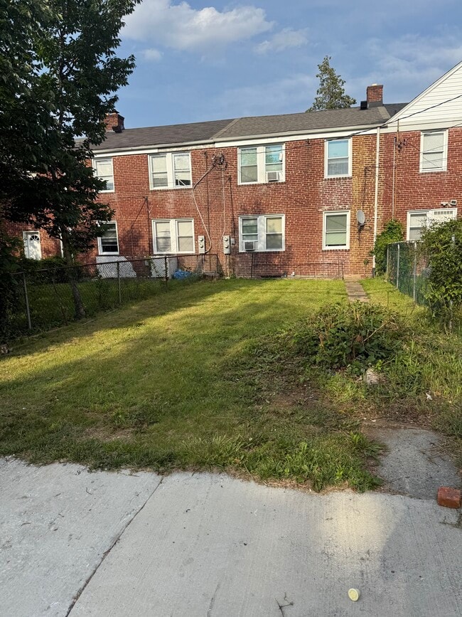5602 Midwood Ave in Baltimore, MD - Building Photo - Building Photo