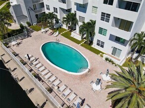 2860 NE 14th St in Pompano Beach, FL - Foto de edificio - Building Photo