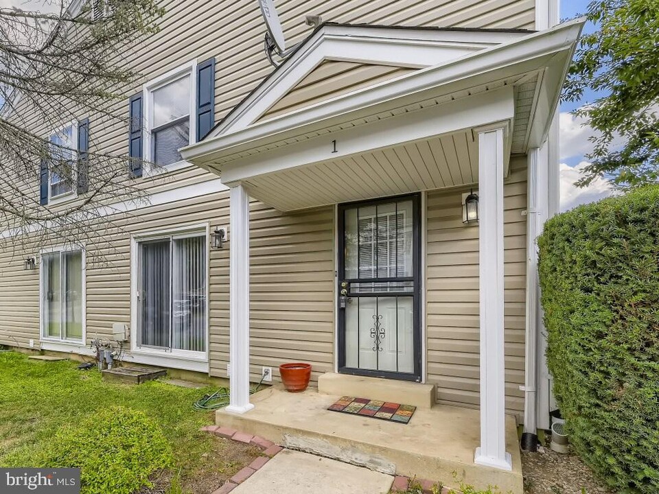 1 Deepspring Ct in Reisterstown, MD - Building Photo