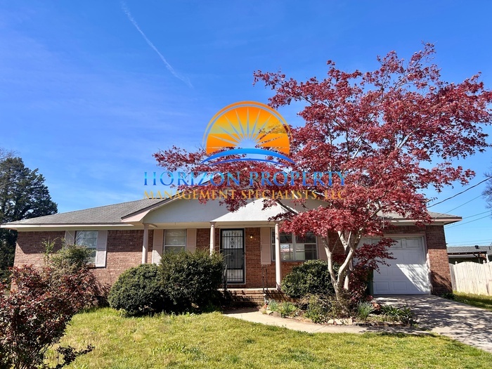 1709 NW Morningside Dr in Huntsville, AL - Building Photo