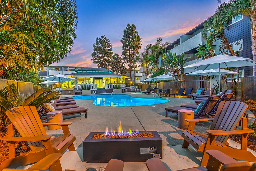 AtWater Cove in Costa Mesa, CA - Building Photo