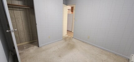 1267 Thompson Rd in Thompson, CT - Building Photo - Building Photo