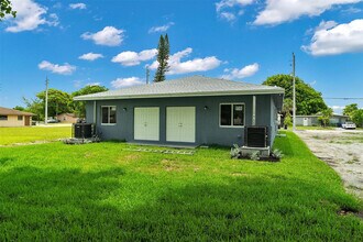 2451 NW 21st St in Fort Lauderdale, FL - Building Photo - Building Photo