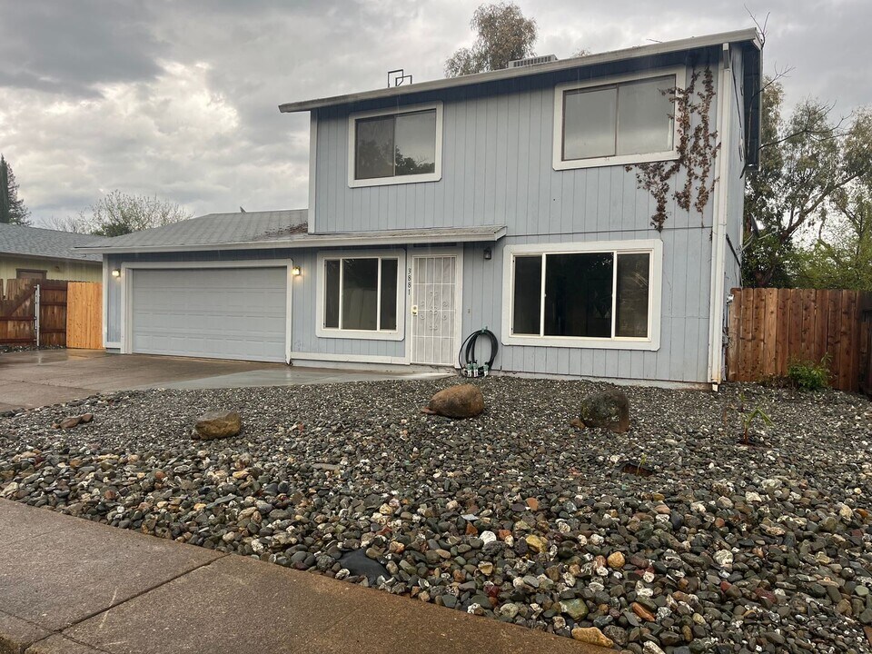 3881 Pegasus St in Redding, CA - Building Photo