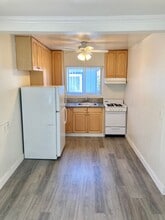 1239 Hornblend St in San Diego, CA - Building Photo - Building Photo