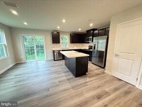 613 Laurelwood Cir in Winchester, VA - Building Photo - Building Photo