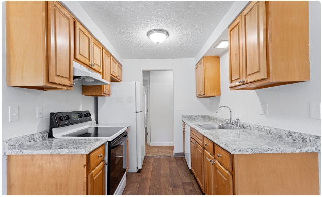 East 25 Apartments in Gresham, OR - Building Photo - Building Photo
