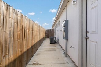 13 Sandpiper Ave in Alton, TX - Building Photo - Building Photo