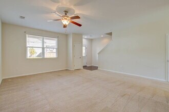 9083 Parlor Dr in Ladson, SC - Building Photo - Building Photo