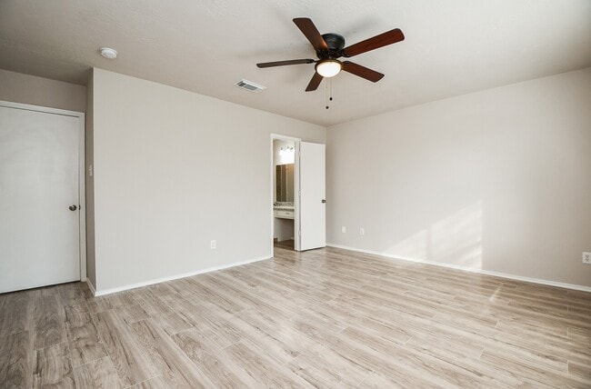 11659 Evesborough Dr