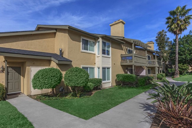 Sienna Hills in Escondido, CA - Foto de edificio - Building Photo